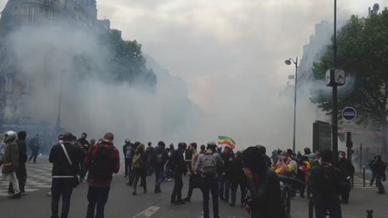 Tear Gas Shrouds Paris Anti-Labour Reform Protest