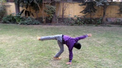 small boy show talent........