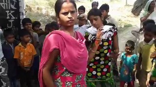 village Girl dance in Public on Hindi Song Dil Dena Hi Penda Hai
