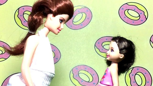 PREGNANT Barbie GIVES BIRTH to 5 Babies Barbie go to the Barbie Doctor