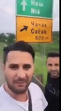 Mentor Kurtishi kendon shqip midis Beogradit - Moj srbi murin ta prishi