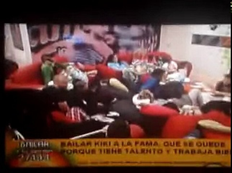 Fama 24 Pelicula noche 5-12-09 Parte 2