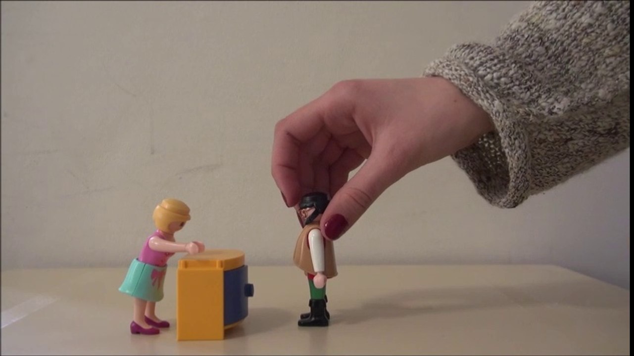 Playmobil-Projekt (kurz): Der Spaziergang von der Abibac-Klasse