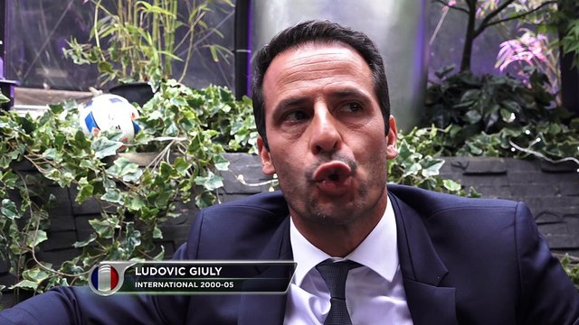 PSG - Giuly : ''Remplacer Zlatan... c'est compliqué''