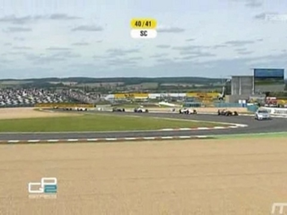 GP2 07 - Magny Cours Race1 - Start