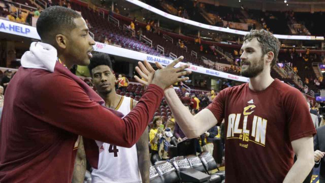 Cavaliers Rout Raptors, Remain Perfect