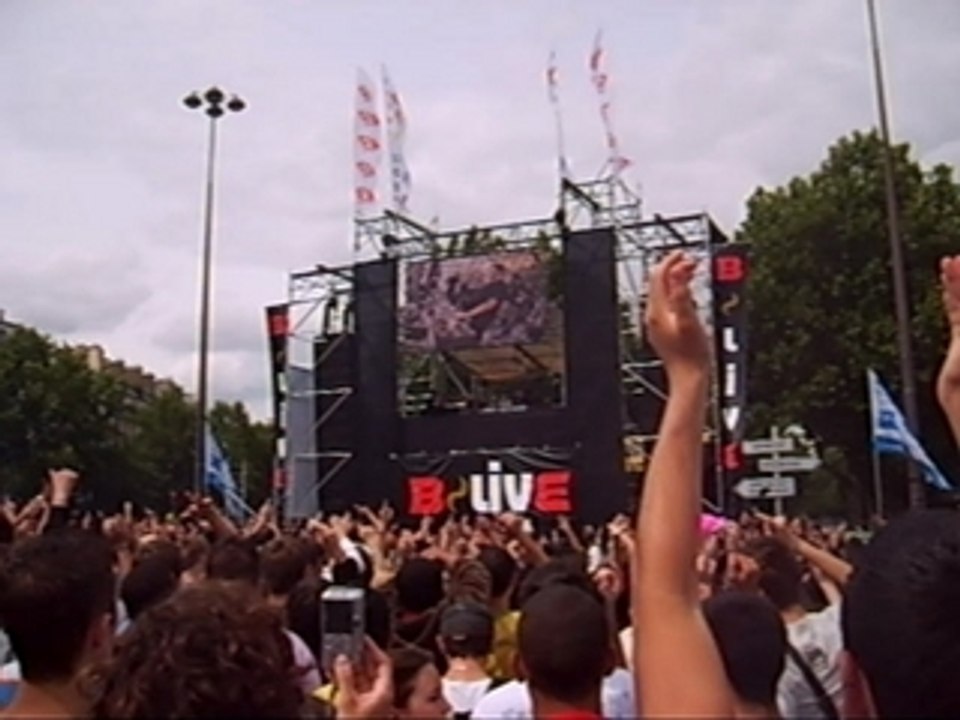 Gay Pride Joachim Garraud Meet her at the love parade/cream