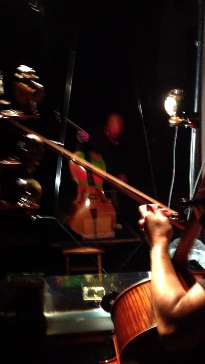 Eric-Maria Couturier : premiers essais devant le Miroir Liquide, la Sarabande de la 5ème Suite