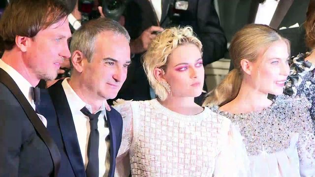 Cannes : Kristen Stewart et Olivier Assayas sur le tapis rouge pour le film Personal Shopper