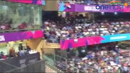 Virat Kohli Dancing in front of Anil Kapoor in Jhakaas Style