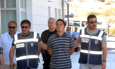 Şizofren Evlat, Annesi Şeytan Olduğu İçin Kafasını Kesip Torbaya Koymuş