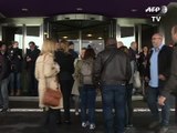 Avion d'Egyptair: des familles de passagers arrivent à Roissy