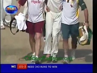 umer gull yorker to Sarwan