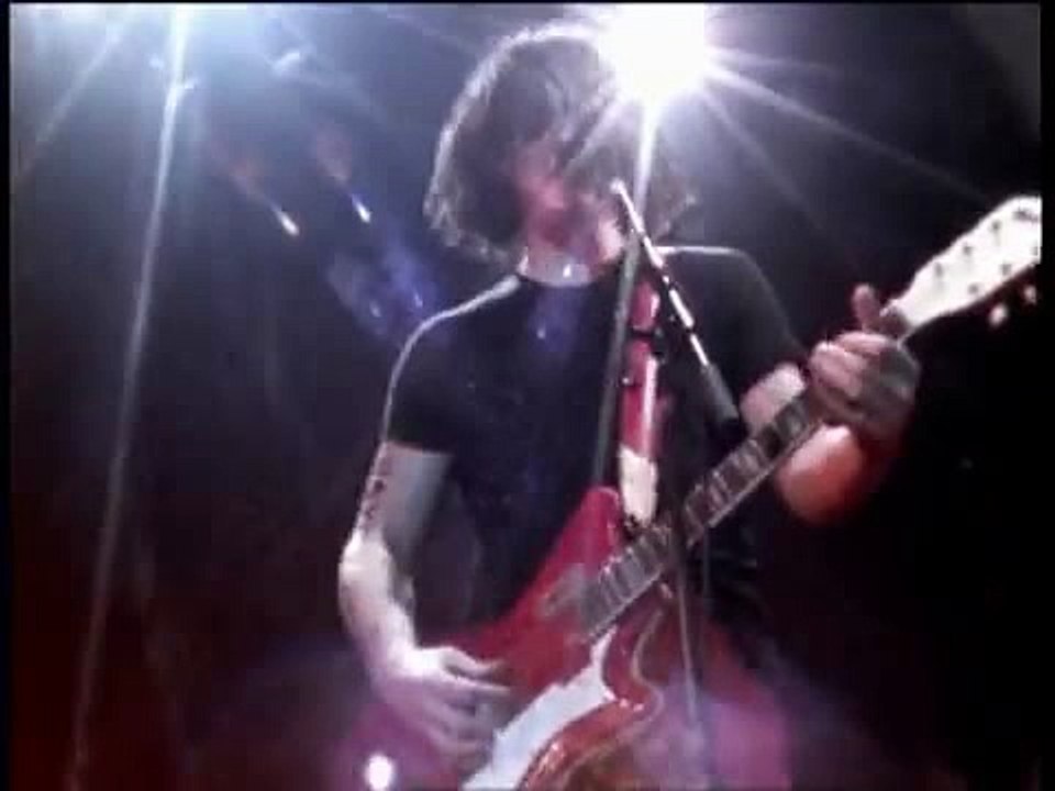 The White Stripes   Ball and Biscuit (Live) Under Blackpool Lights