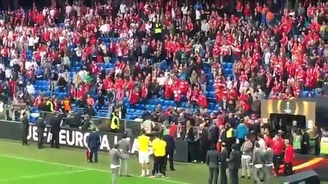 BREAKING Liverpool Fans Attacking Sevilla Fans Before The Match! Huge fight18-05-2016