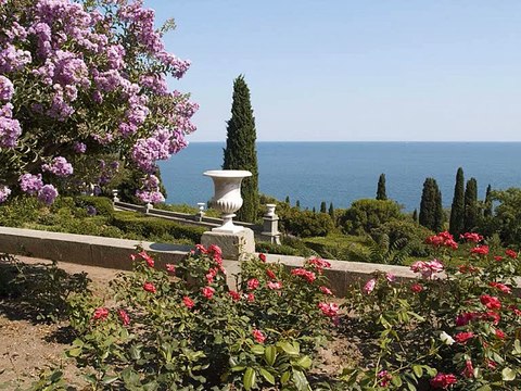 Цены в Алупке, жилье и отдых в Кореизе и Большой Ялте Крым