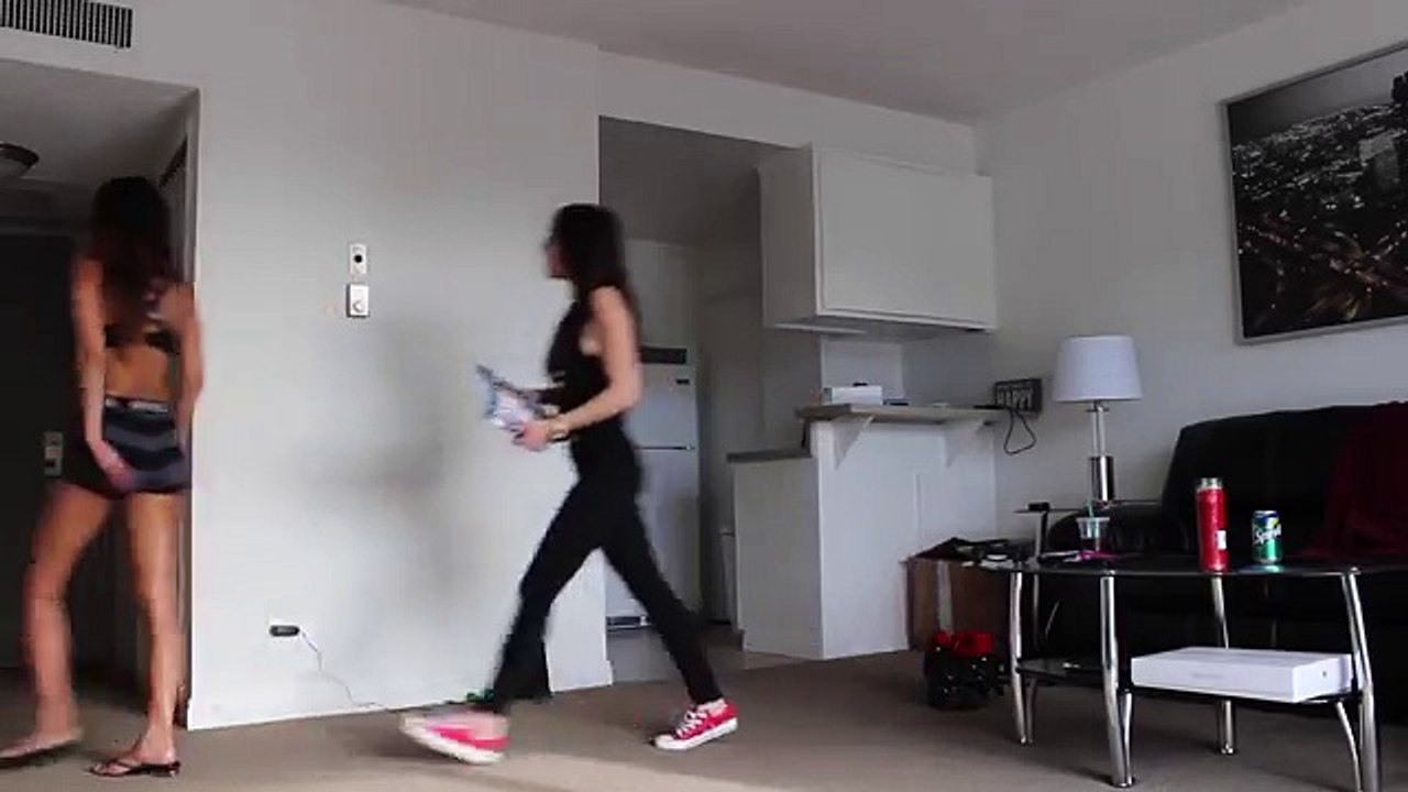 2 Girls 1 Guy Prank