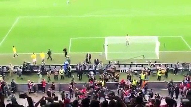 Fans Liverpool & Sevilla FIGHTS Liverpool 1-3 Sevilla