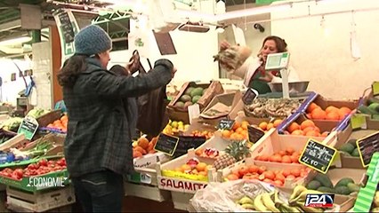 Alimentation bio : en plein boom en France, elle se démocratise. La grande distribution s'y met aussi.