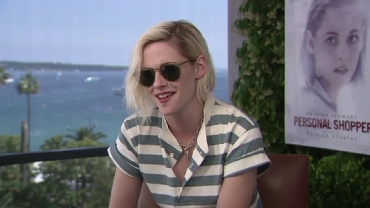 Kristen Stewart: "C'est Très Bizarre! That's my favorite sentence, by the way"