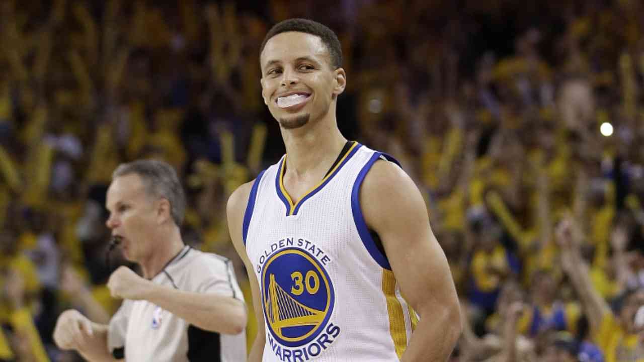 Curry, Warriors Bounce Back; Even Series