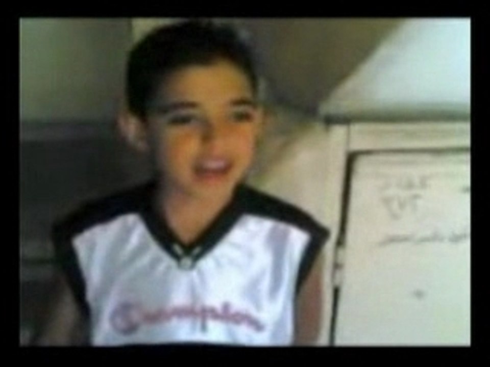 un garcon chante fadhl chaker