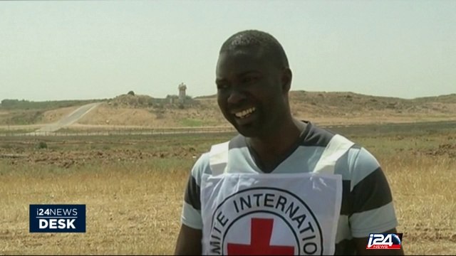 Red Cross helps Gazan farmers harvest crops near Israel border