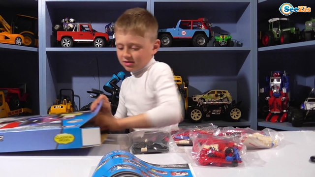 Оптимус Прайм — Грузовик. Игорек собирает Конструктор. Игрушки для детей. Truck Optimus Prime