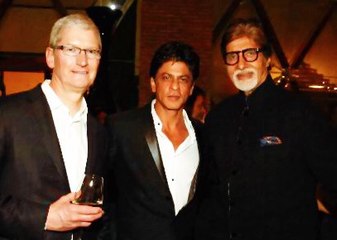 Apple CEO Tim Cook Parties With Shahrukh Khan & Amitabh Bachchan