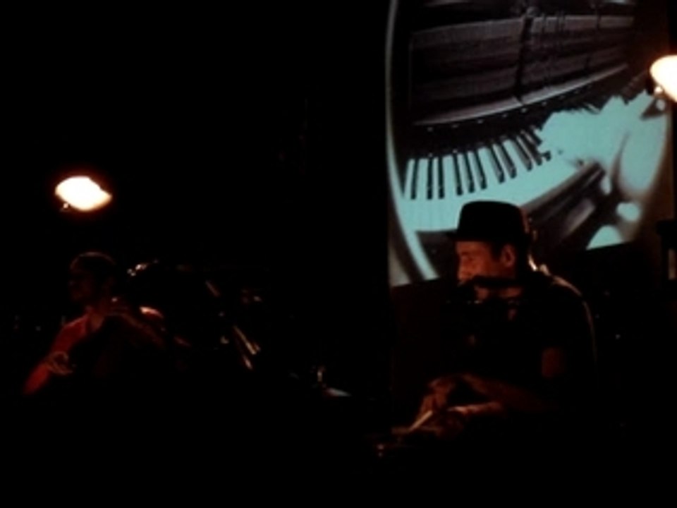 01 - Emily Loiseau - 14 06 07