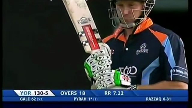 Abdul Razzaq Brilliant Slower Ball Wicket vs Yorkshire