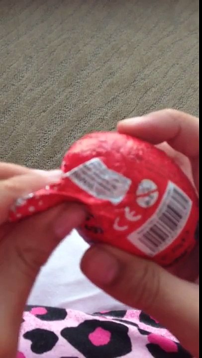Hello kitty chocolate egg surprise(not kinder surprise)-Mom and Sofia
