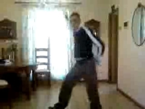 Tecktonik neeko en mode electro flop