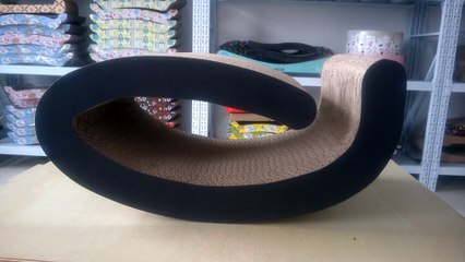 New design corrugated cat scratcher