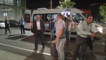 İzmir- Yirmi Gün Önce Evlenen Şehidin Eşi ve Yakınları Bitlis'e Hareket Etti