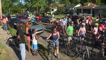 Louisville cyclists pay tribute to Muhammad Ali