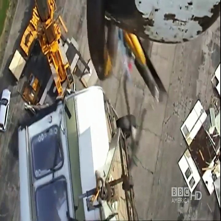 Top 10 method to tore the  running car into pieces
