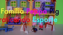 (TototoyKids) Pig George Da Familia Peppa Pig Jogando Bola Com Papai Pig Em Portugues!!!