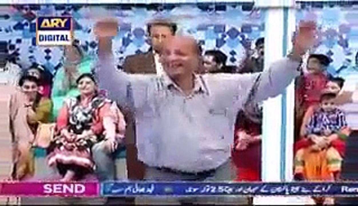 Dancing Clip Goes Viral On Internet
