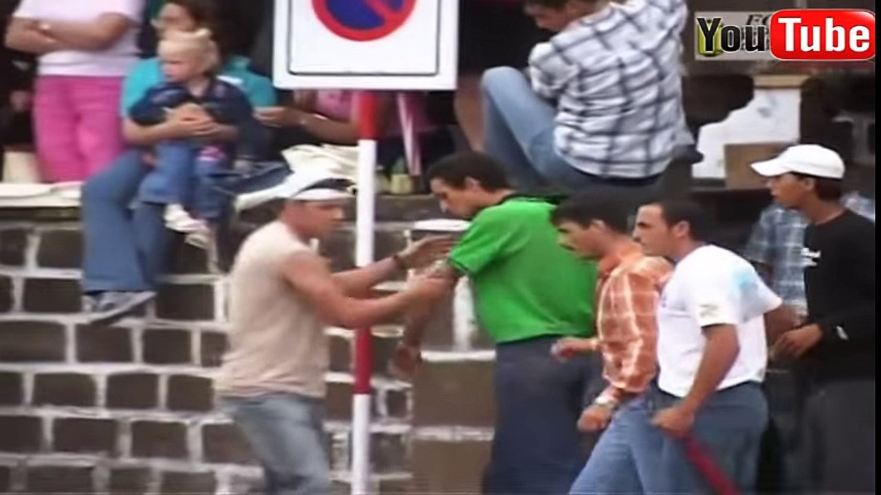 Best funny videos - Most awesome bullfighting festival - funny crazy bull fails (P1) -