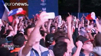 France - Roumanie : la joie des supporters parisiens