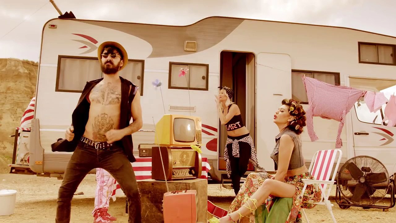 Ebru Polat - 1 Dakika