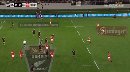 Liam Williams cuts All Blacks defence creating Webb's try