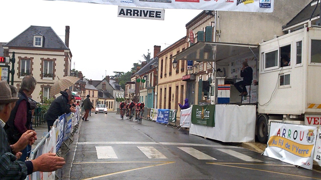 Tour d'Eure-et-Loir - l'arrivée en vidéo du Guidon Chalettois