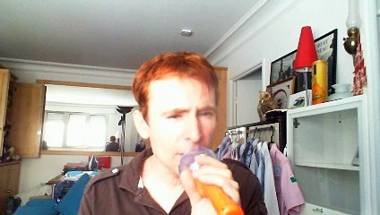 Wiwi égratigne "beautiful that way" de Noa