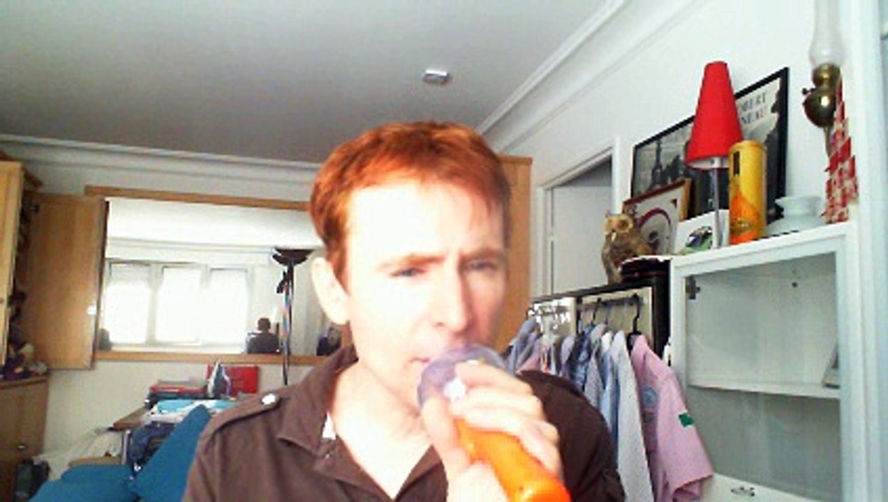 Wiwi égratigne "beautiful that way" de Noa