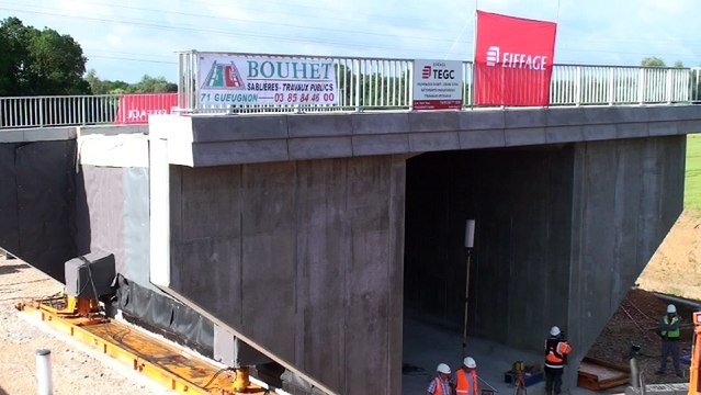 RCEA : le ballet des pelleteuses au pont de Droux