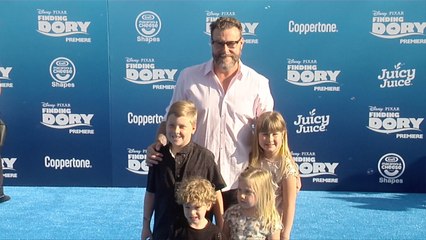 Dean McDermott "Finding Dory" Premiere Blue Carpet