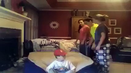 Pungy dihaan sa lene chaye...  warna shugal ho jata ha.. :D
