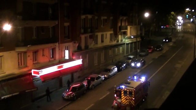 Paris La police attaquée aux feux d'artifices dans les cités